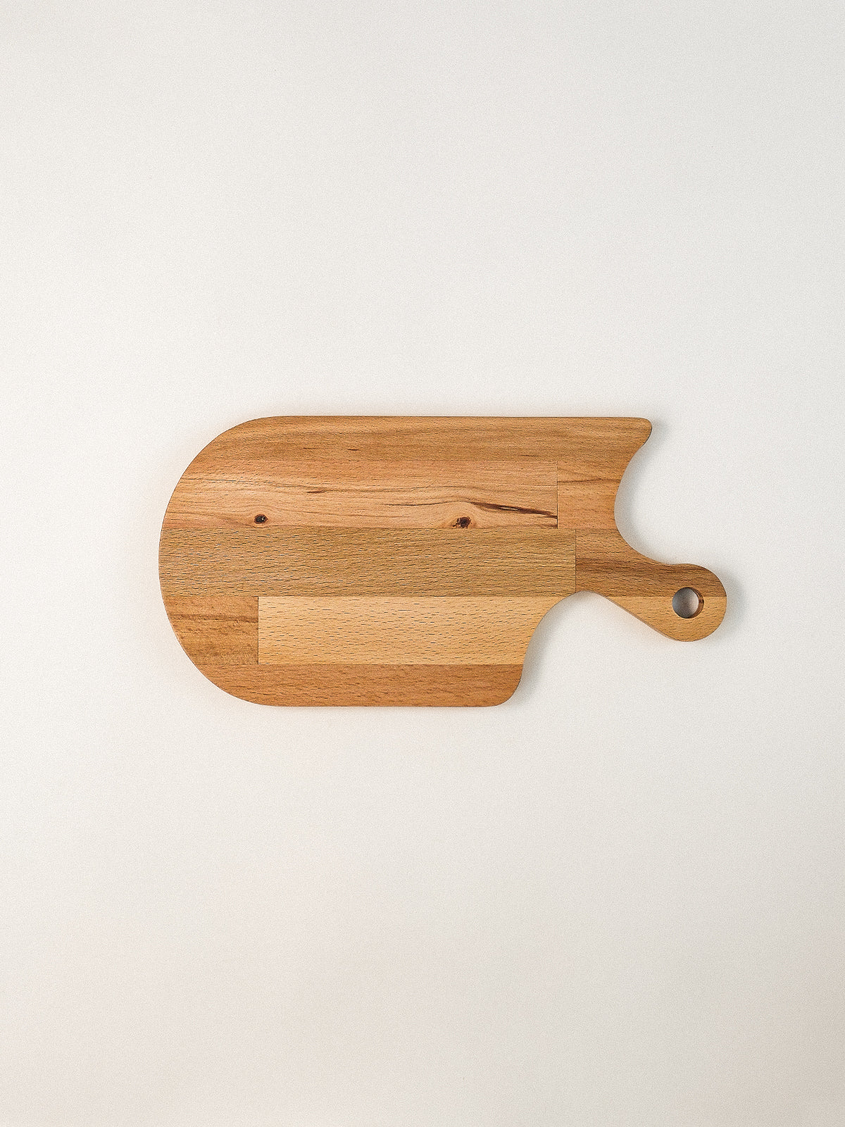 saplı ahşap sunum tahtası – Lofoten Oval Ahşap Sunum Tahtası 18 x 35 x 1.8 Cm | Noords
