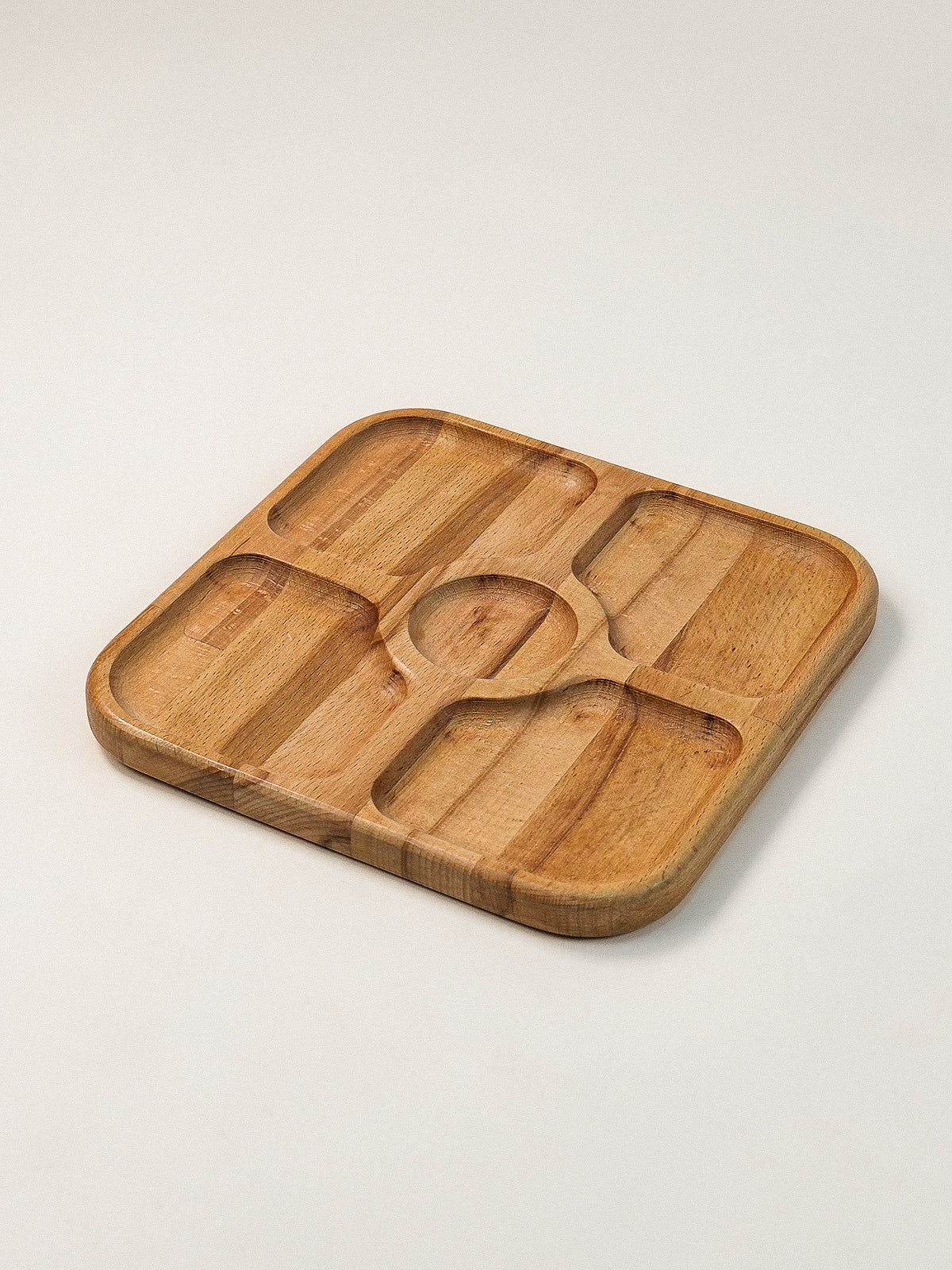 4 bölmeli ahşap çerezlik – Kiruna 4 Bölmeli Kare Ahşap Çerezlik 22 x 22 x 1.8 cm | Noords
